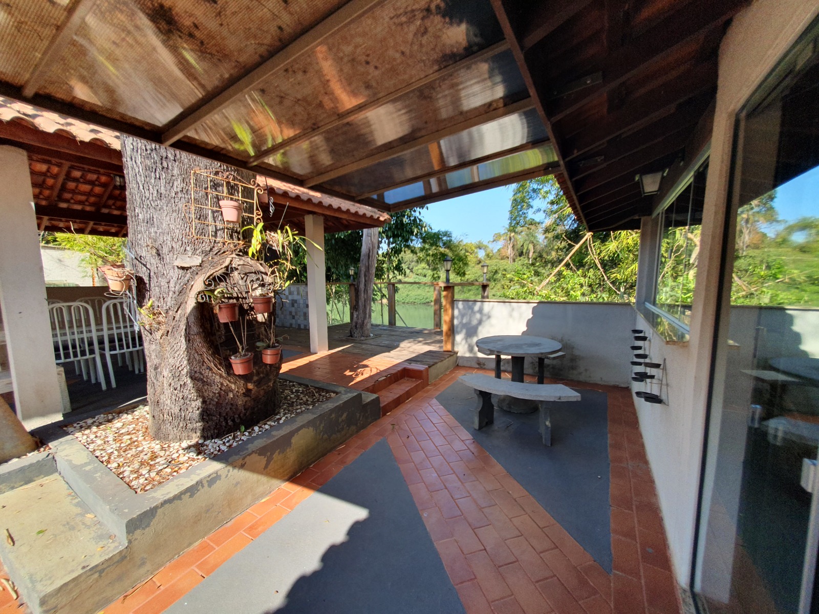 VENDE: RANCHO COMPLETO - BEIRA DO RIO PARDO - FAZENDA PAREDÃO -SERRANA-SP.