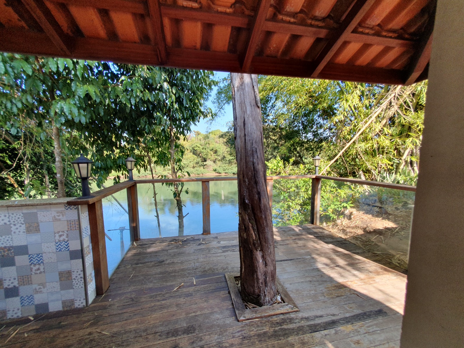 VENDE: RANCHO COMPLETO - BEIRA DO RIO PARDO - FAZENDA PAREDÃO -SERRANA-SP.