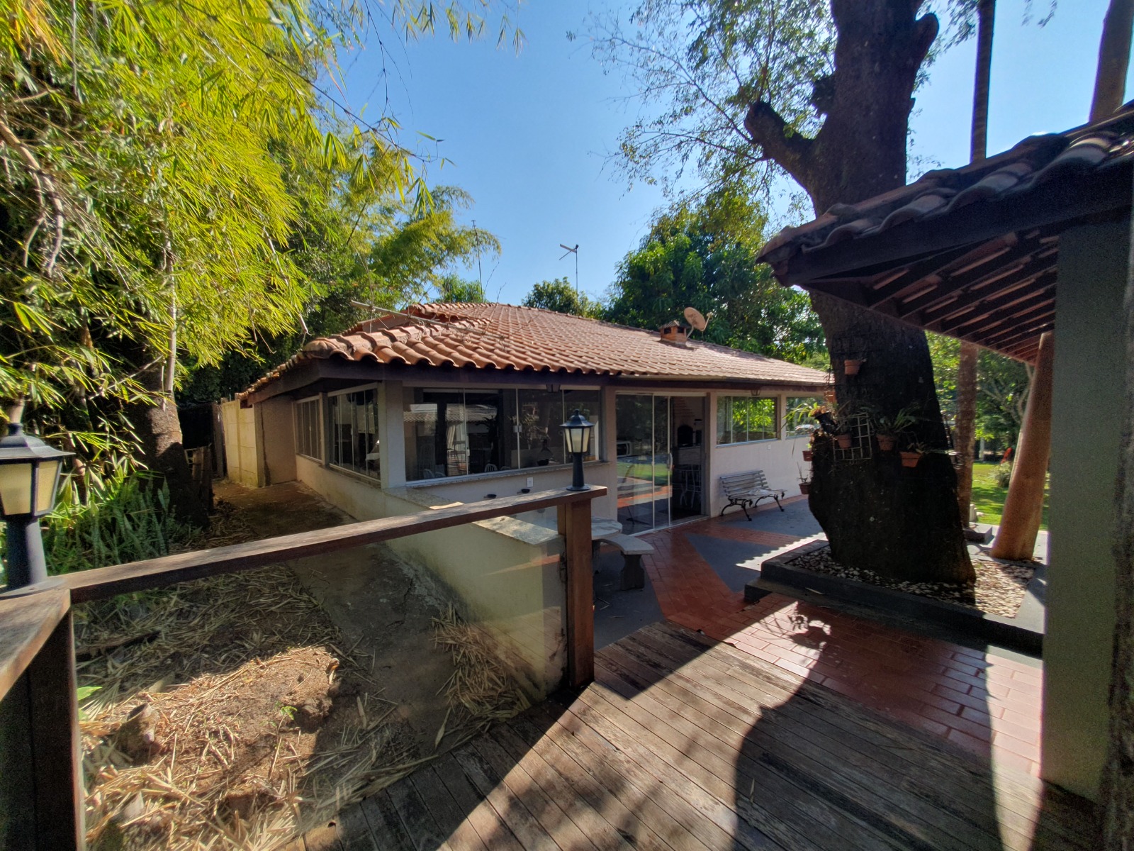 VENDE: RANCHO COMPLETO - BEIRA DO RIO PARDO - FAZENDA PAREDÃO -SERRANA-SP.
