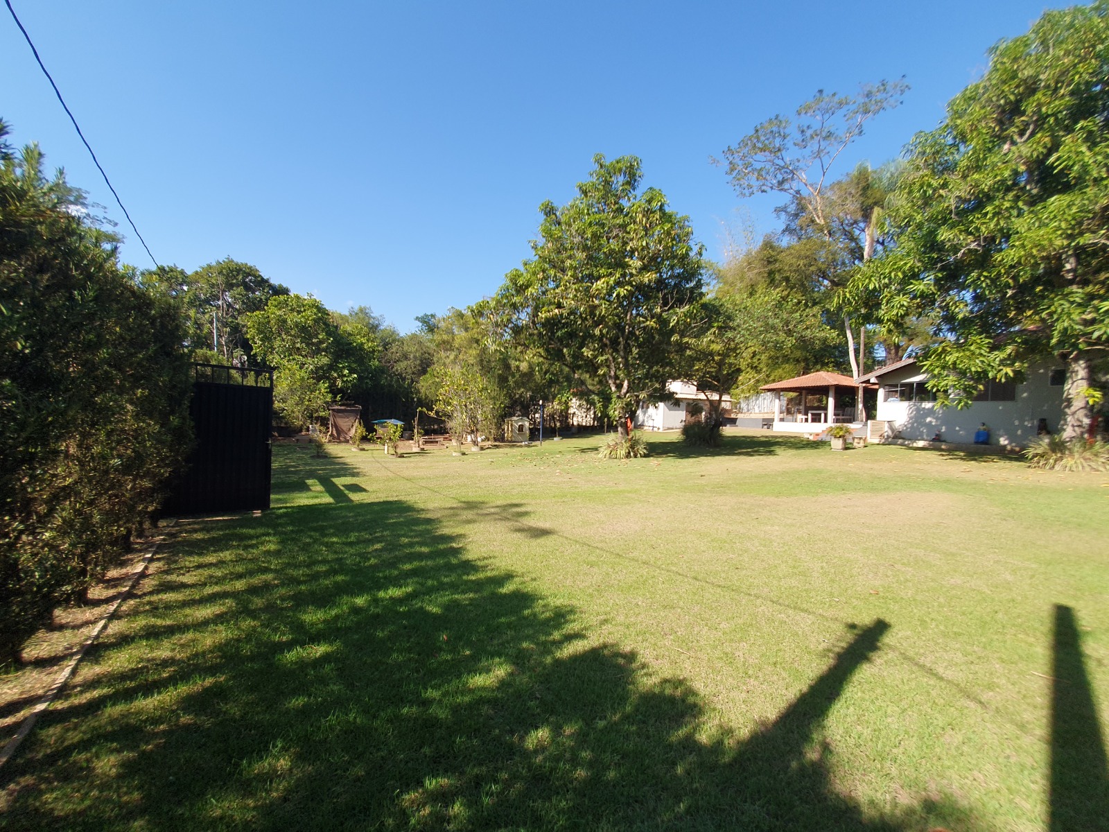 VENDE: RANCHO COMPLETO - BEIRA DO RIO PARDO - FAZENDA PAREDÃO -SERRANA-SP.