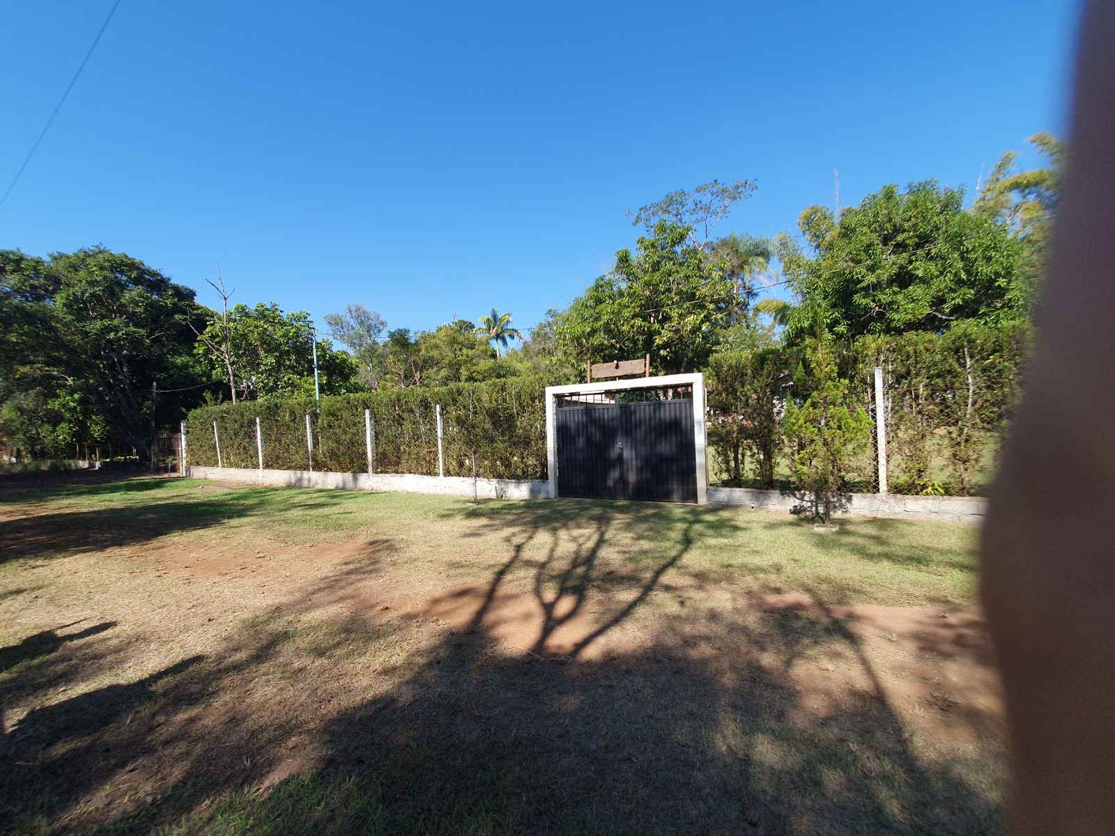 VENDE: RANCHO COMPLETO - BEIRA DO RIO PARDO - FAZENDA PAREDÃO -SERRANA-SP.