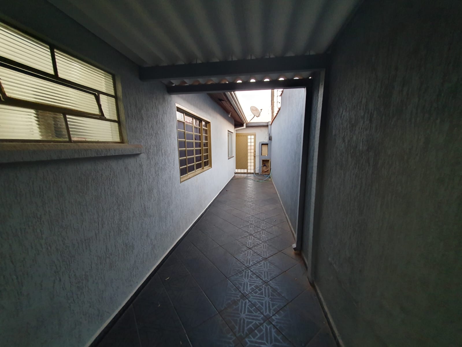 VENDE: CASA COM PISCINA - COHAB III - BRODOWSKI-SP. (Brodosqui)