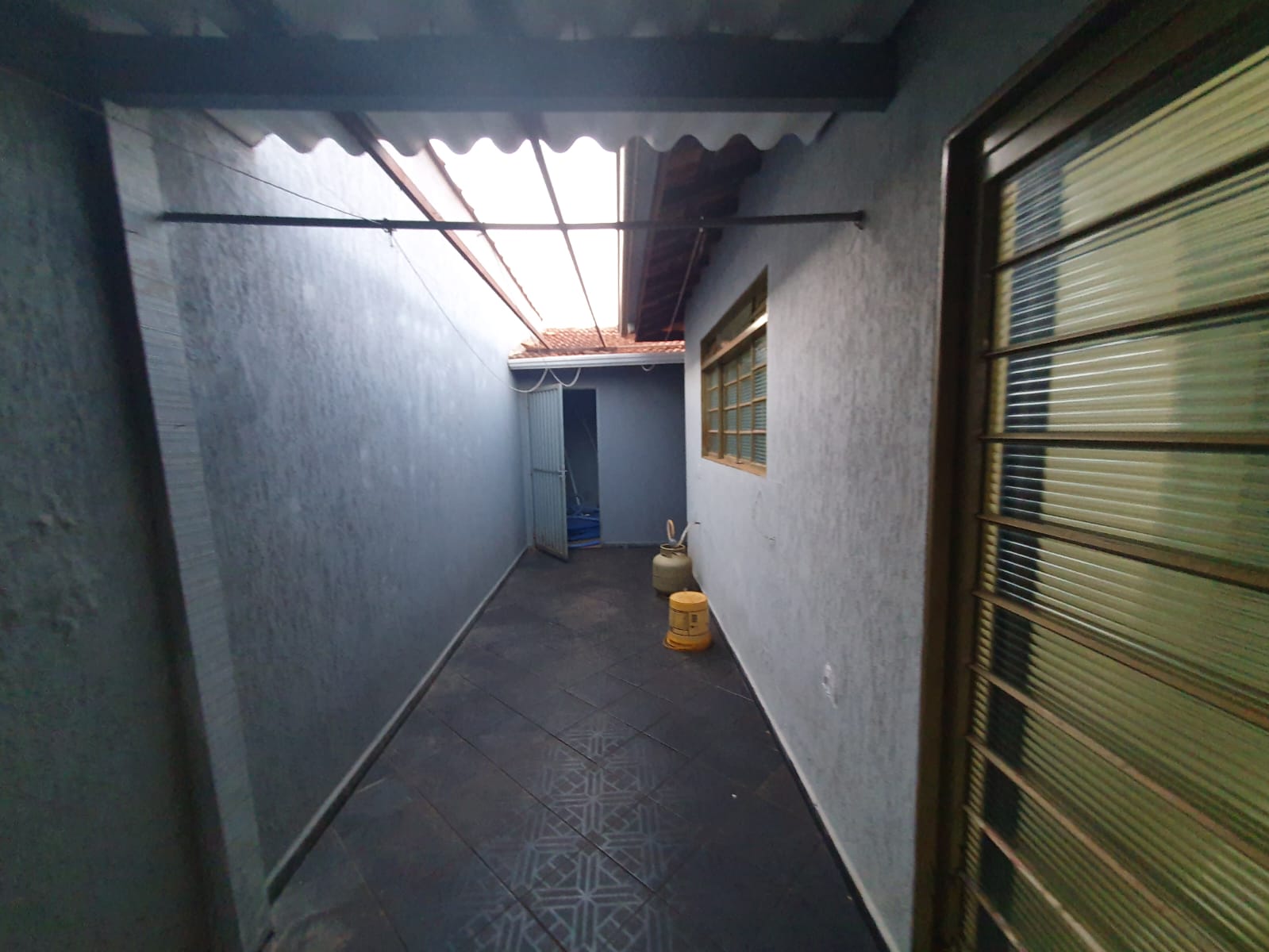 VENDE: CASA COM PISCINA - COHAB III - BRODOWSKI-SP. (Brodosqui)