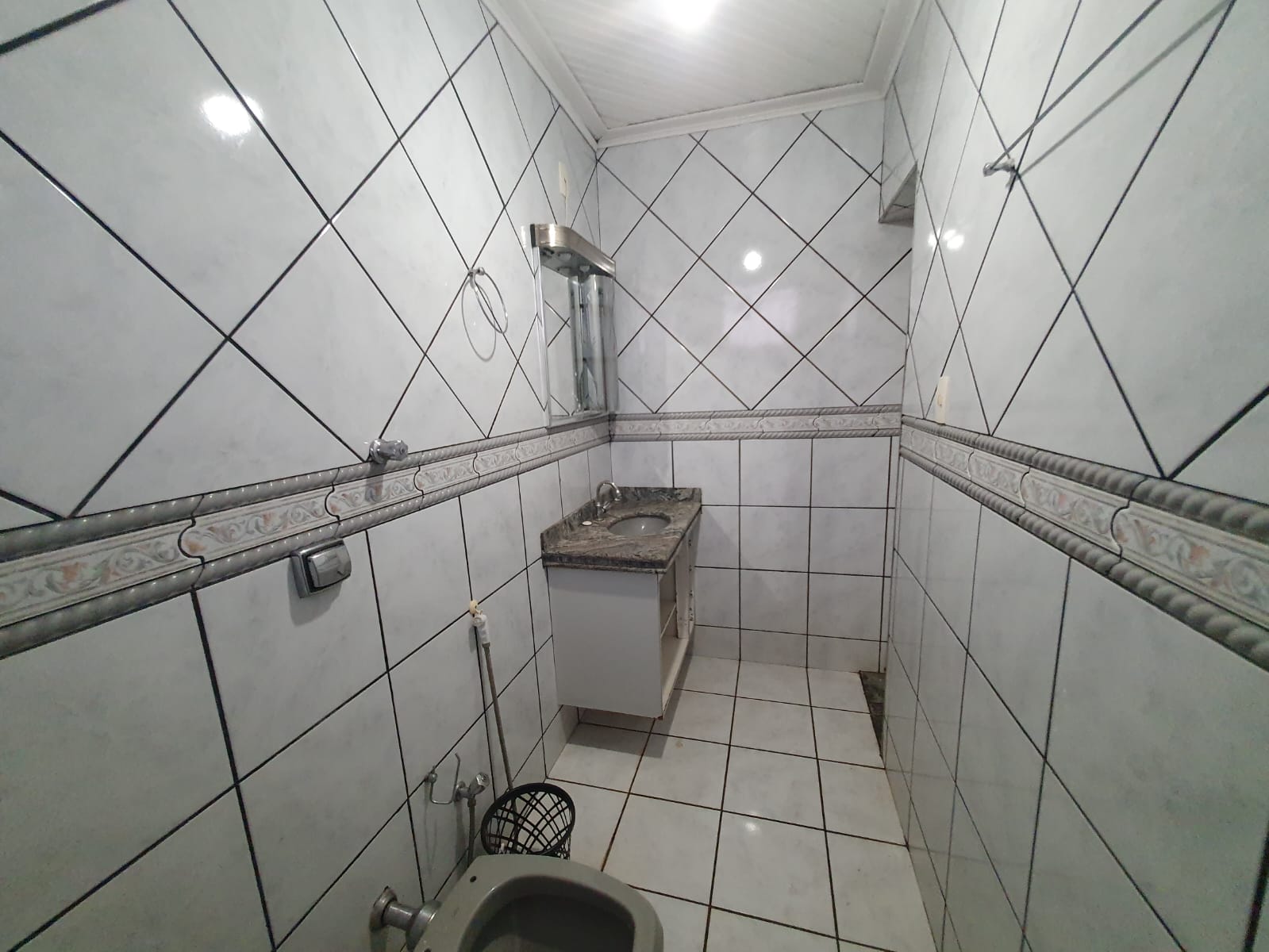 VENDE: CASA COM PISCINA - COHAB III - BRODOWSKI-SP. (Brodosqui)