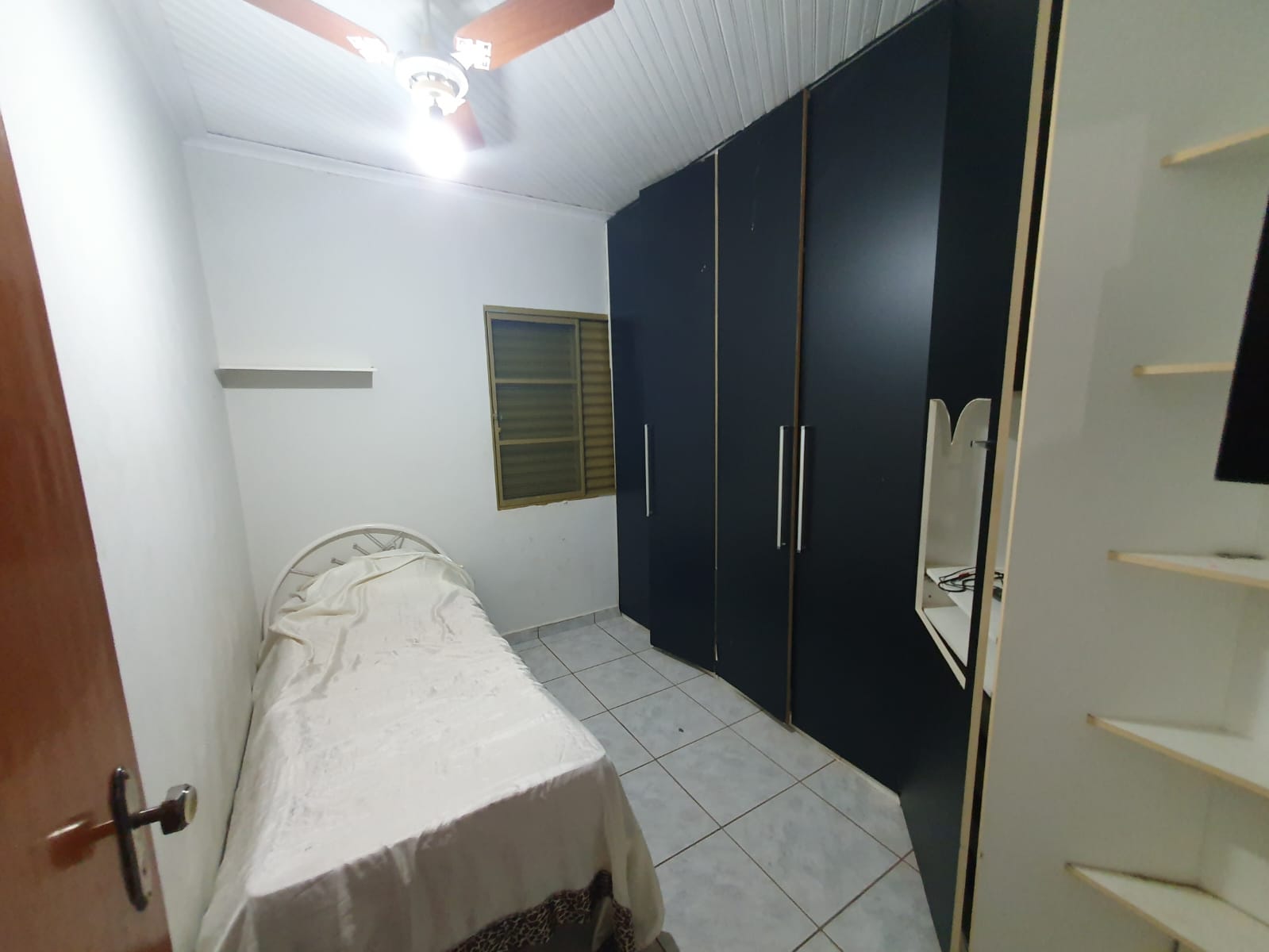 VENDE: CASA COM PISCINA - COHAB III - BRODOWSKI-SP. (Brodosqui)