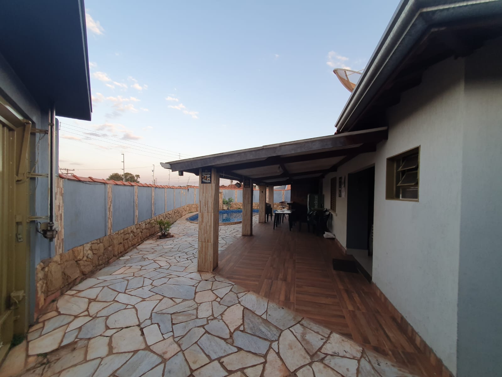 VENDE: CASA COM PISCINA - COHAB III - BRODOWSKI-SP. (Brodosqui)
