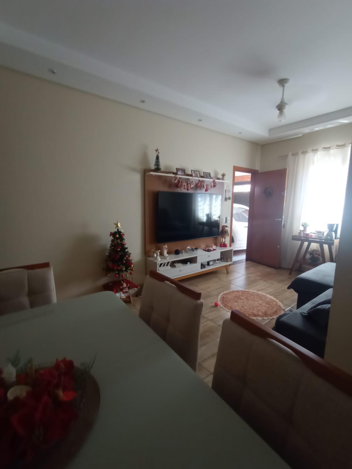 VENDE: CASA 02 DORMITÓRIOS - 
