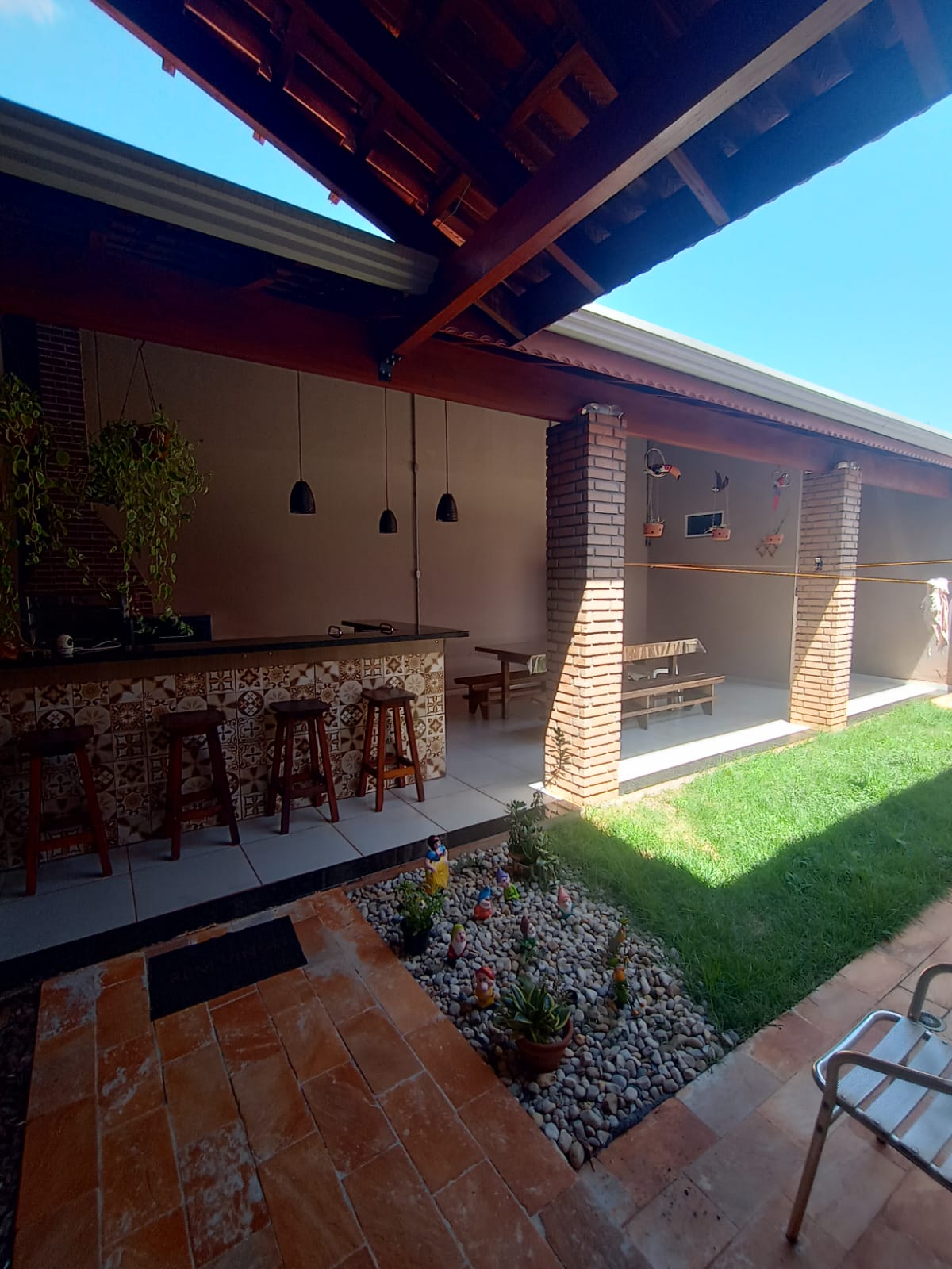 VENDE: CASA 02 DORMITÓRIOS - 