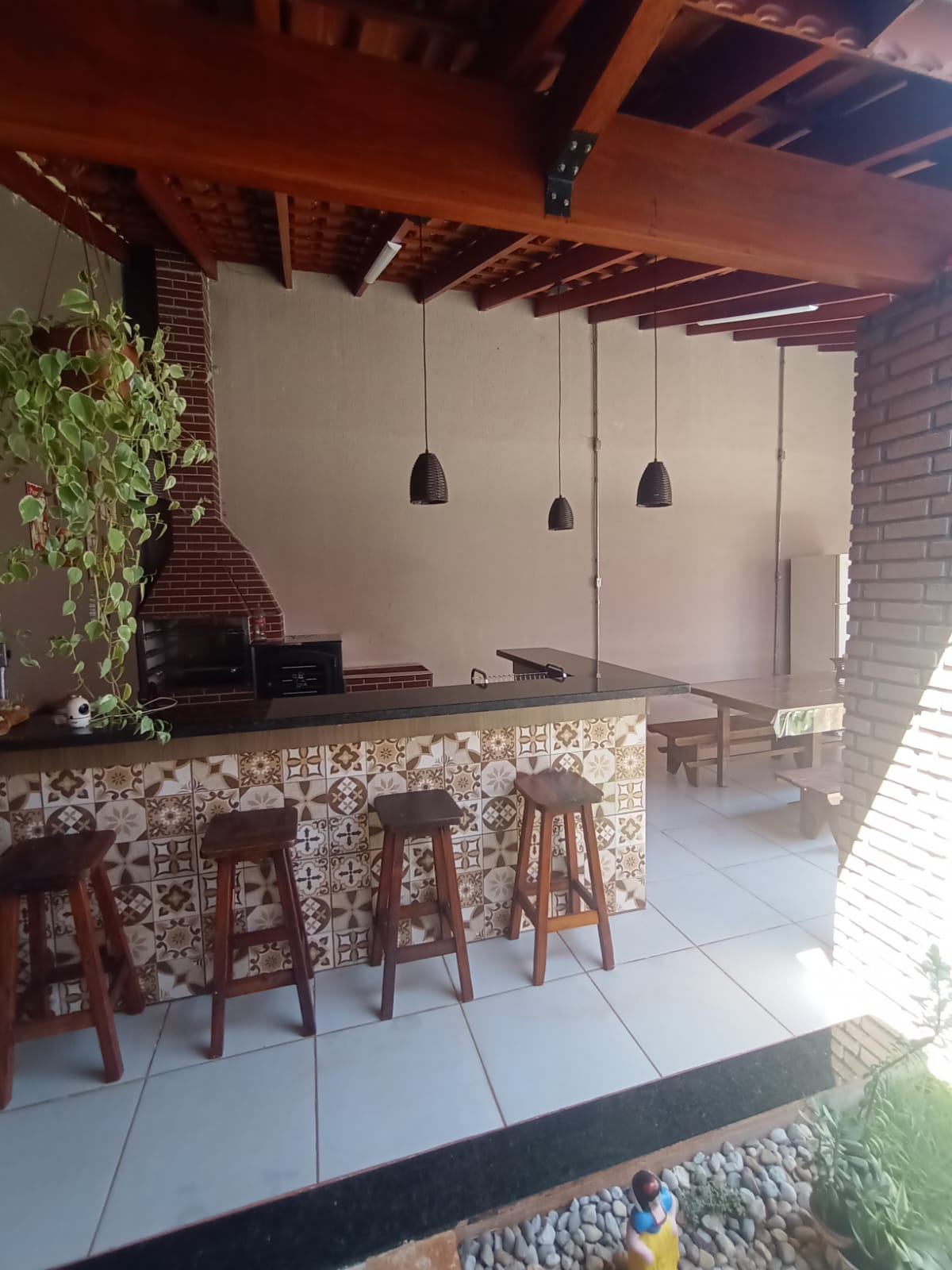 VENDE: CASA 02 DORMITÓRIOS - 