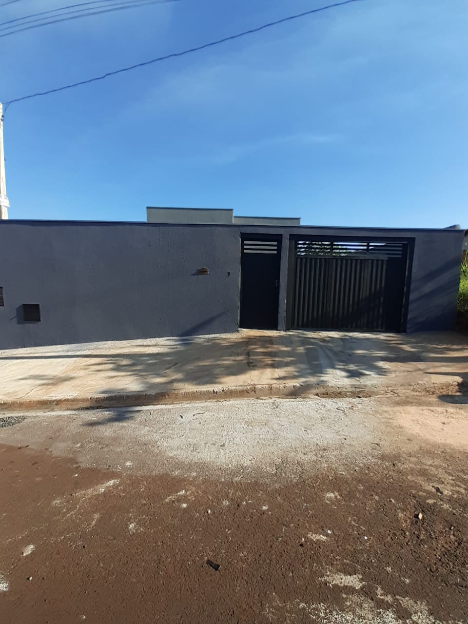 VENDE: CASA 03 DORMITÓRIOS - BAIRRO SÃO FRANCISCO (BOULEVARD) - JARDINÓPOLIS-SP.