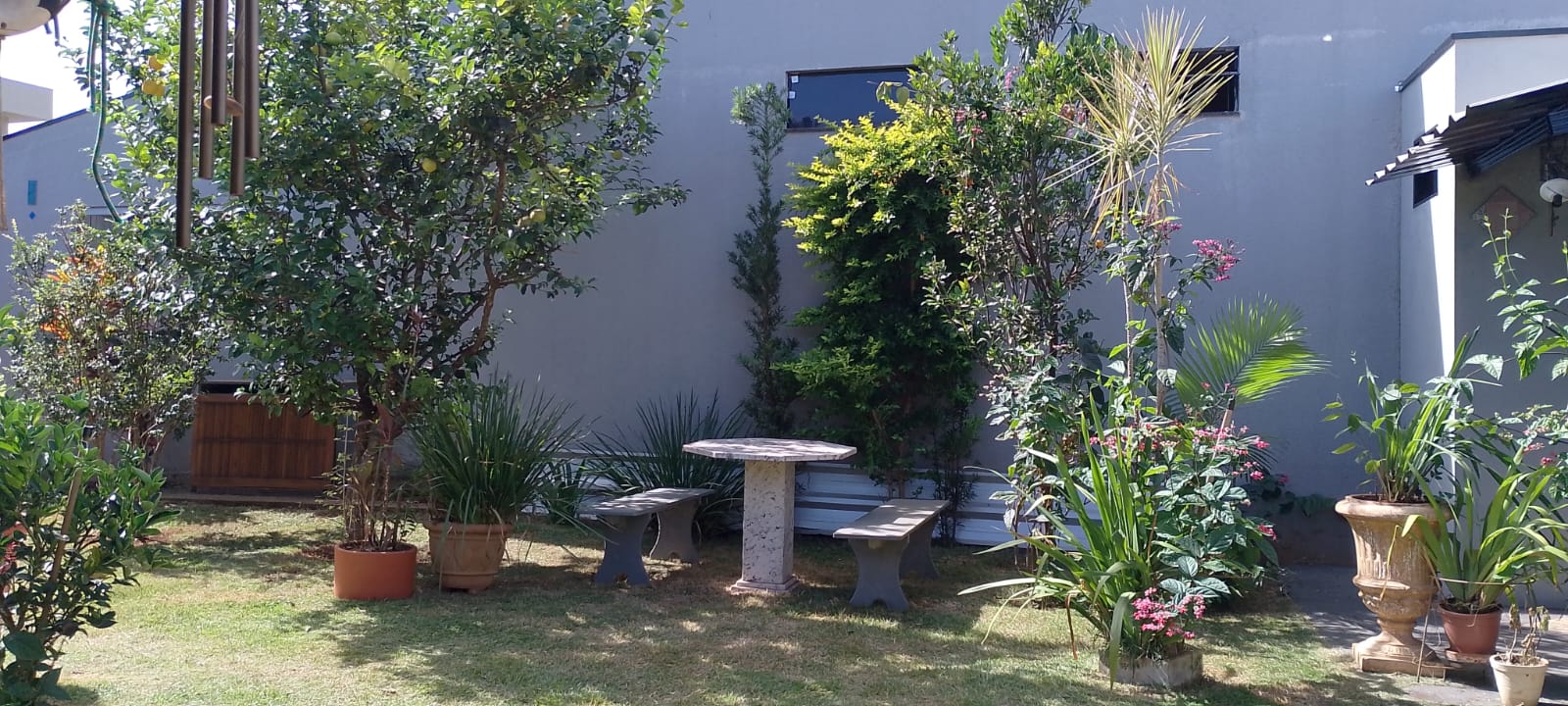 VENDE: TERRENO MURADO -PORTÃO - 01 SUÍTE - CONDOMÍNIO VERONA EM BRODOWSKI-SP