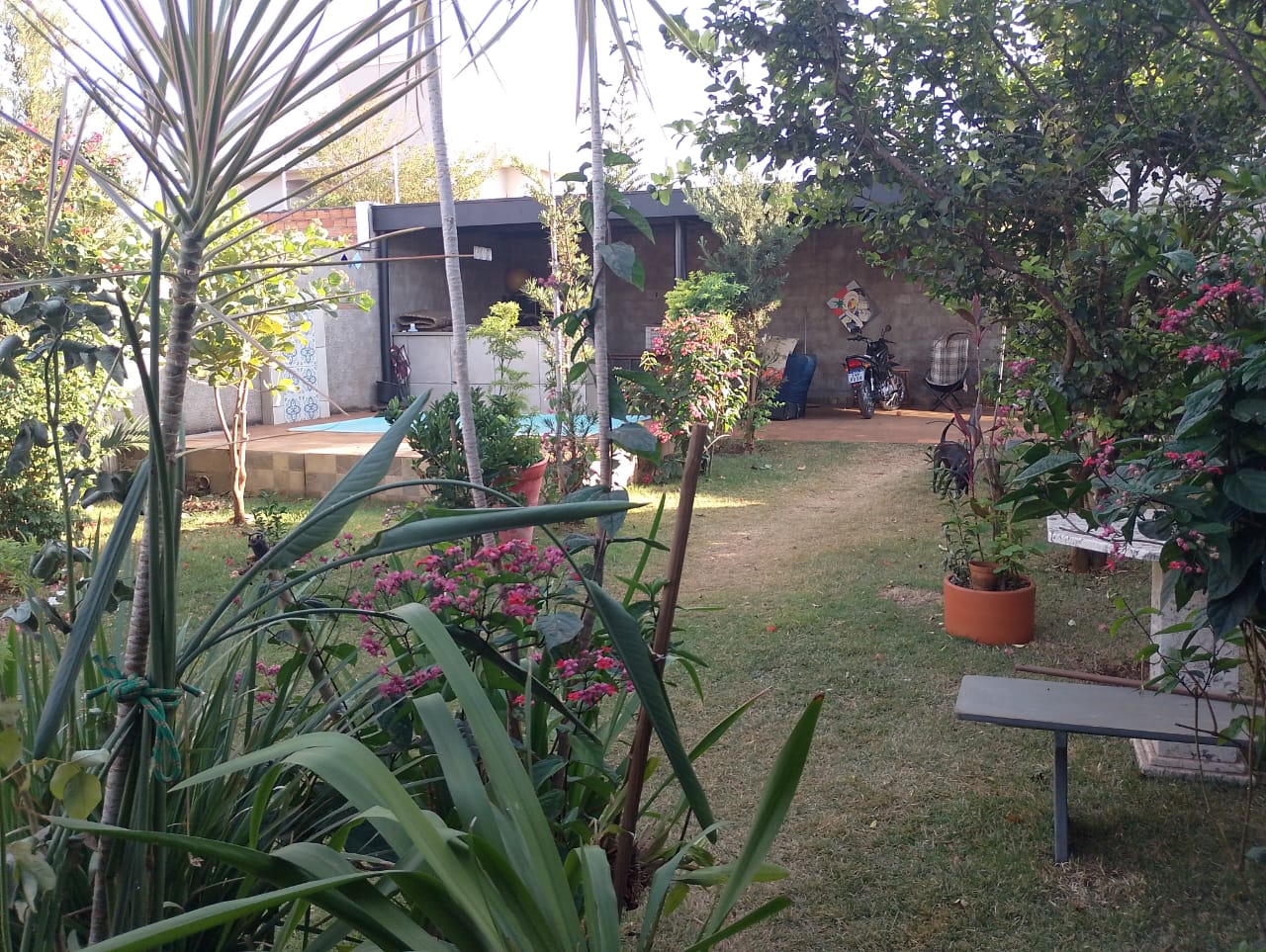 VENDE: TERRENO MURADO -PORTÃO - 01 SUÍTE - CONDOMÍNIO VERONA EM BRODOWSKI-SP