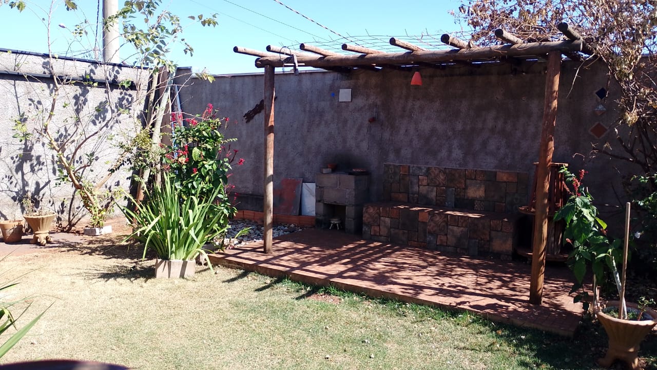 VENDE: TERRENO MURADO -PORTÃO - 01 SUÍTE - CONDOMÍNIO VERONA EM BRODOWSKI-SP