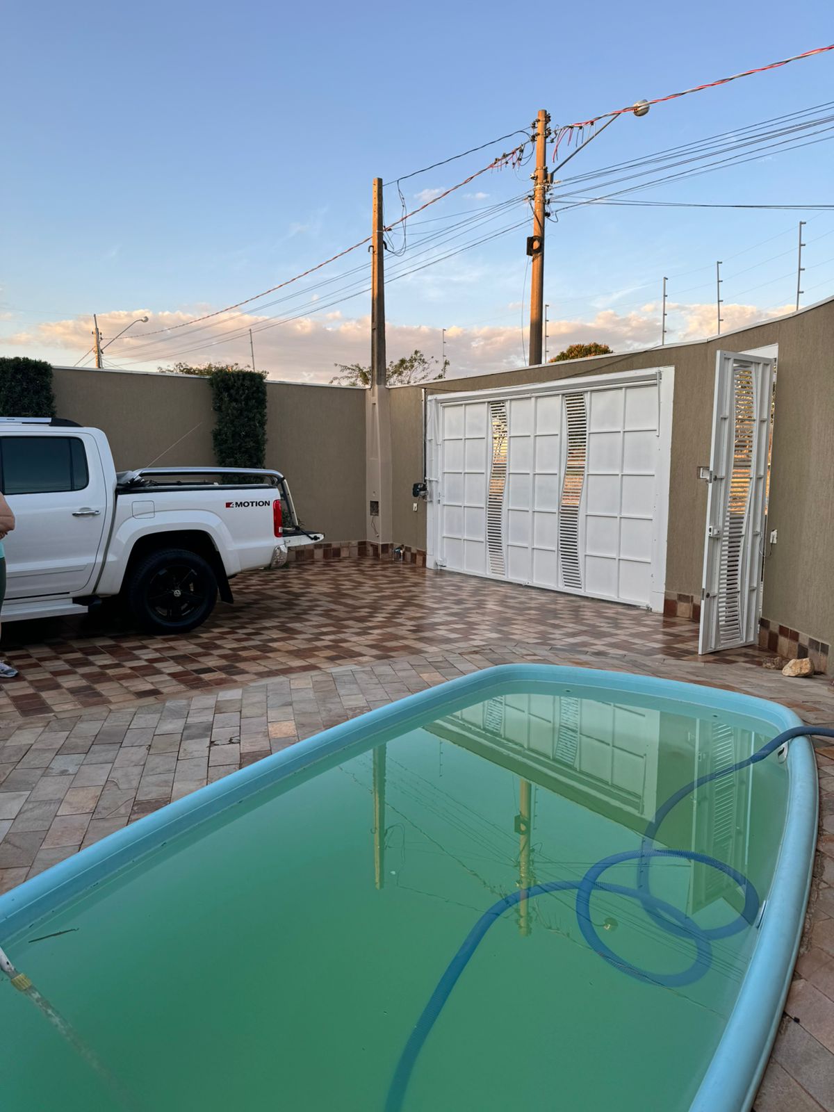 VENDE: CASA COM PISCINA - JARDIM DAS OLIVEIRAS - BRODOWSKI-SP