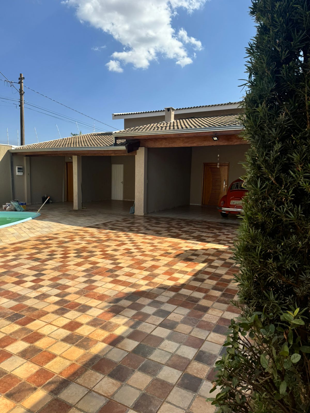VENDE: CASA COM PISCINA - JARDIM DAS OLIVEIRAS - BRODOWSKI-SP