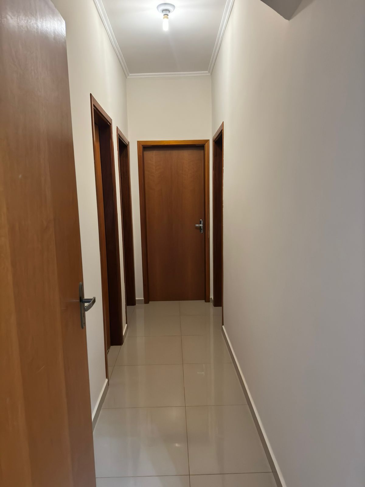 VENDE: CASA COM PISCINA - JARDIM DAS OLIVEIRAS - BRODOWSKI-SP