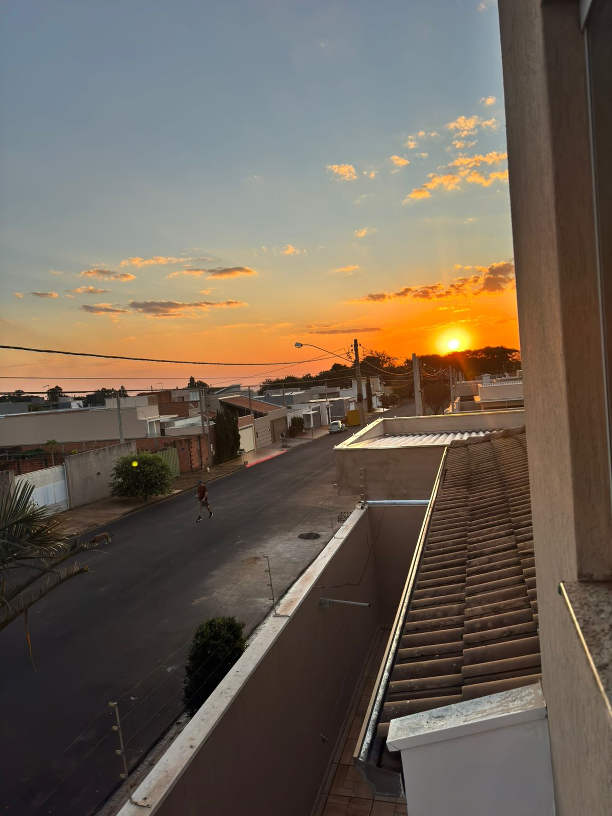 VENDE: CASA COM PISCINA - JARDIM DAS OLIVEIRAS - BRODOWSKI-SP