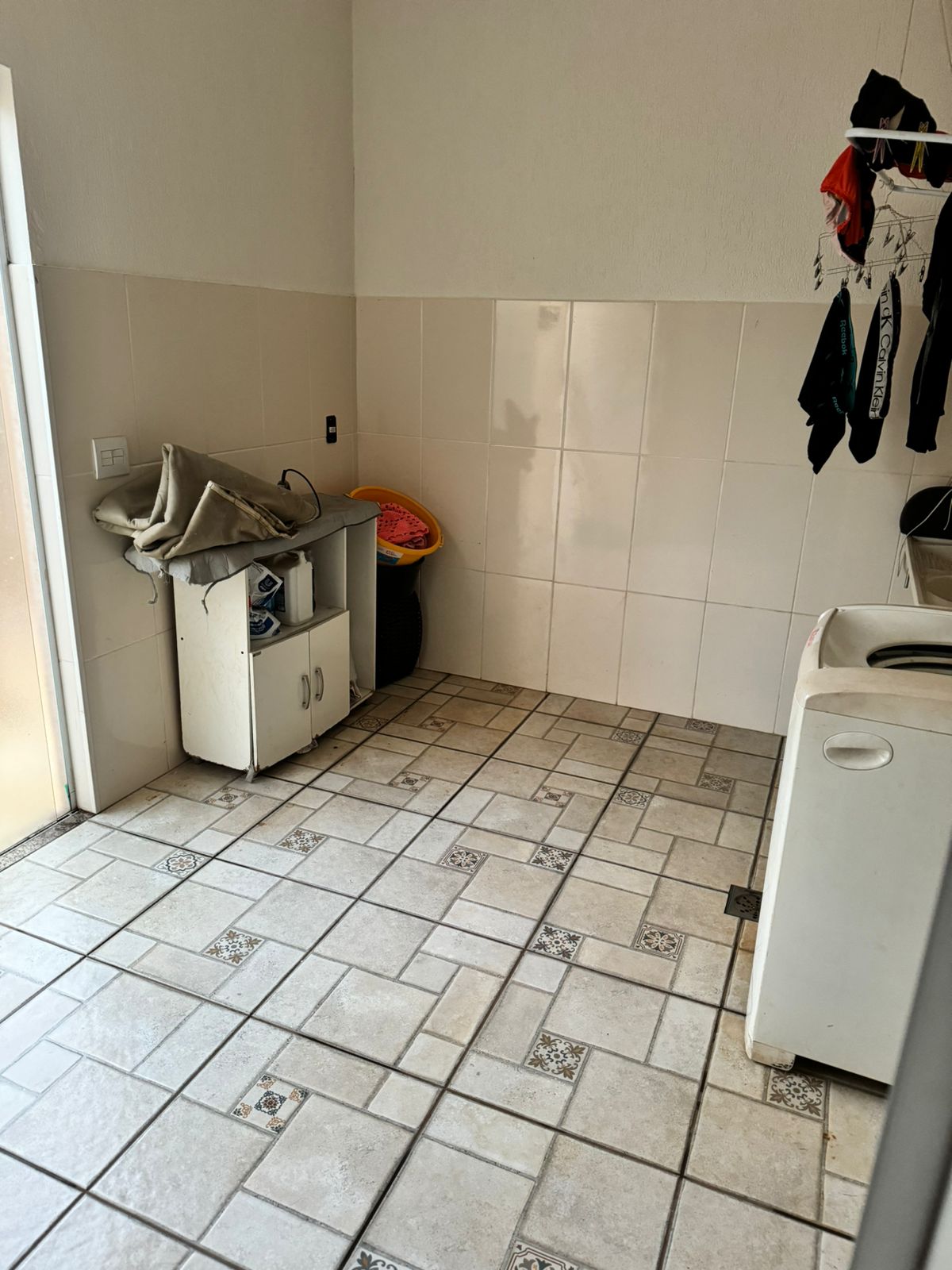 VENDE: CASA COM PISCINA - JARDIM DAS OLIVEIRAS - BRODOWSKI-SP