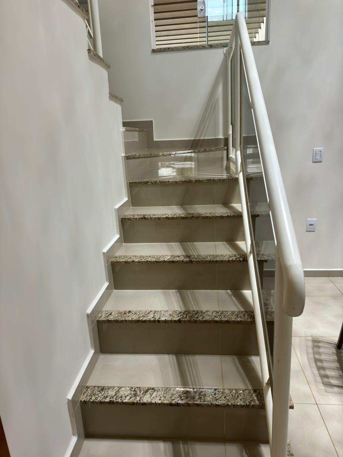 VENDE: CASA COM PISCINA - JARDIM DAS OLIVEIRAS - BRODOWSKI-SP