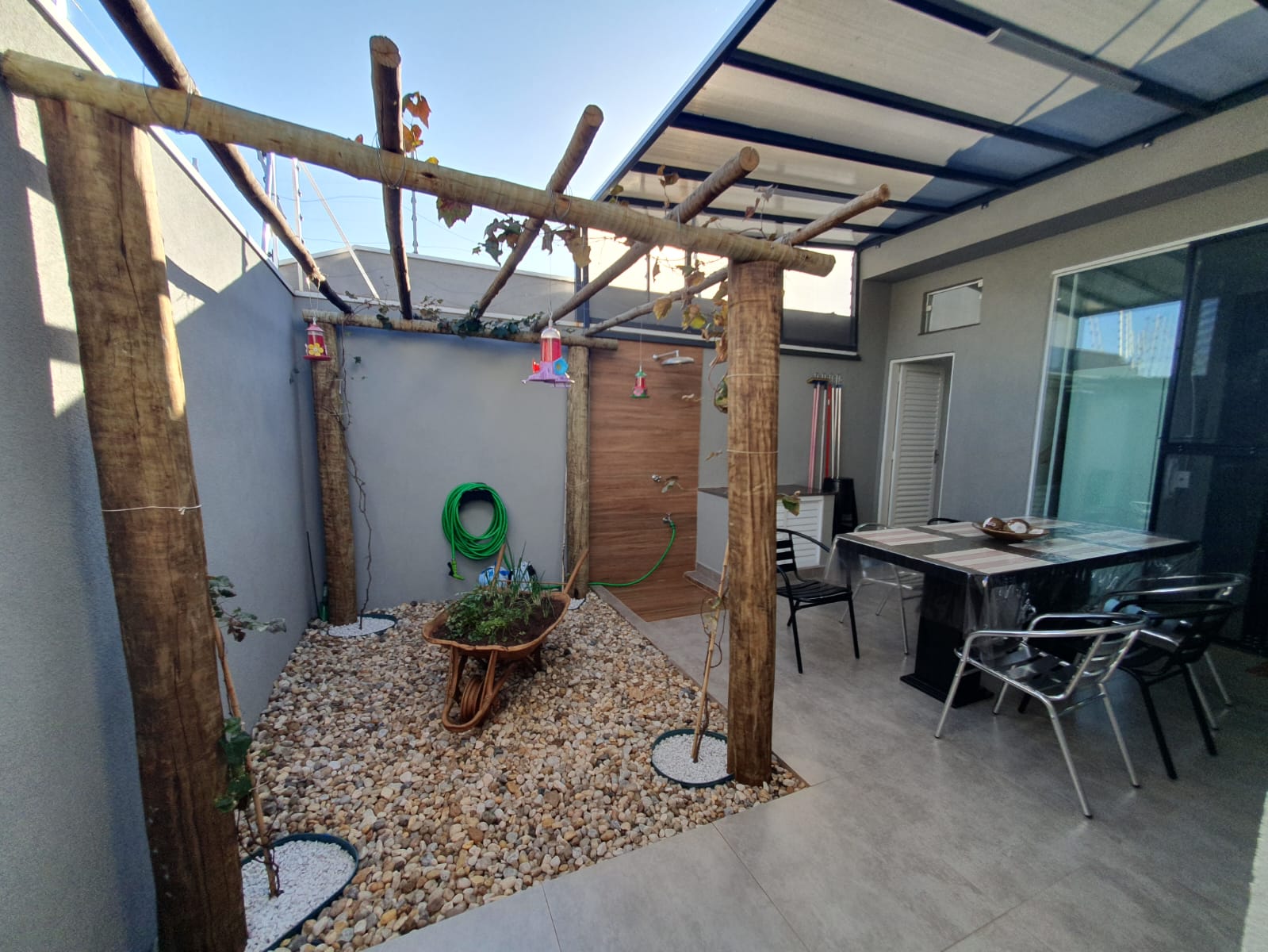 VENDE: CASA NO CONDOMÍNIO VERONA - COMPLETA - BRODOWSKI-SP.