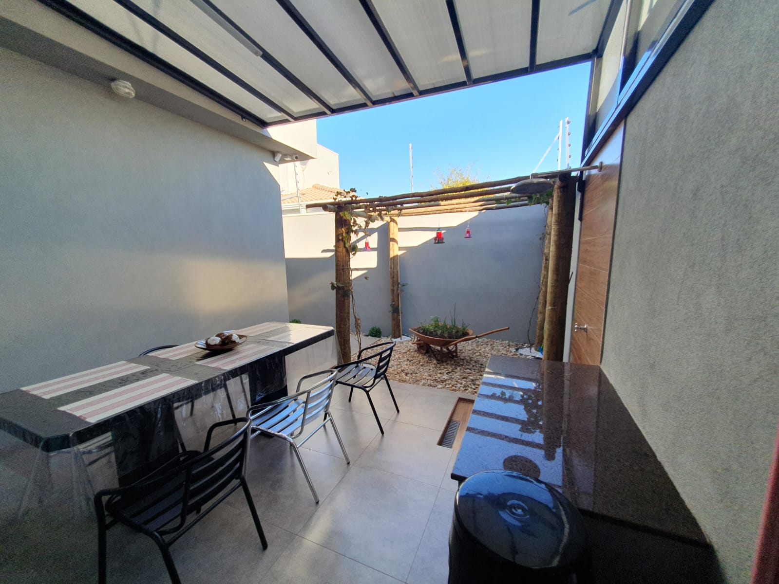 VENDE: CASA NO CONDOMÍNIO VERONA - COMPLETA - BRODOWSKI-SP.