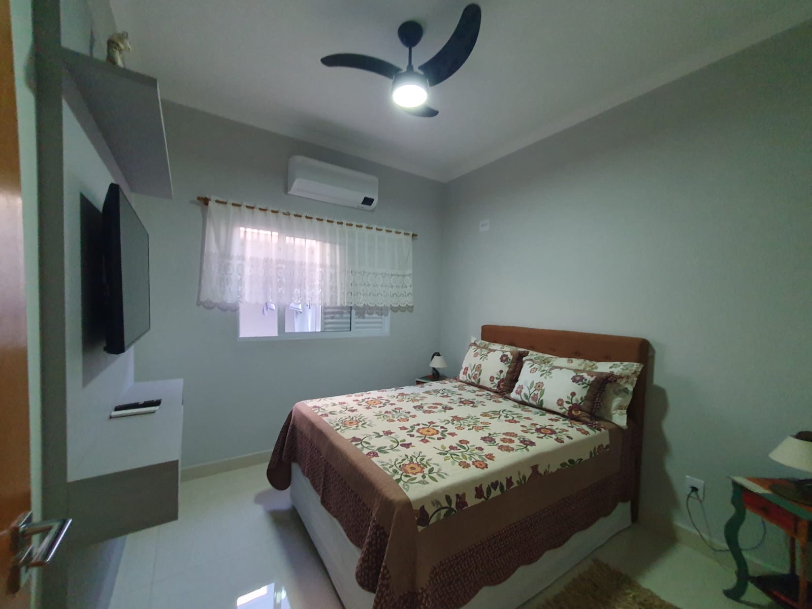 VENDE: CASA NO CONDOMÍNIO VERONA - COMPLETA - BRODOWSKI-SP.