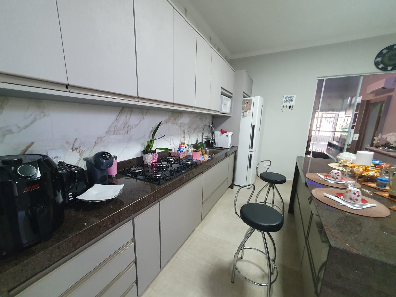 VENDE: CASA NO CONDOMÍNIO VERONA - COMPLETA - BRODOWSKI-SP.