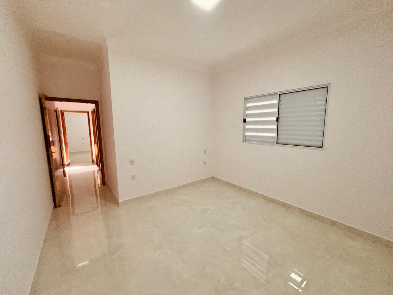 VENDE: CASA 03 DORMITÓRIOS SENDO 01 SUÍTE - AMPLO TERRENO DE 429M² - JARDIM MARIA IMACULADA II - BRODOWSKI