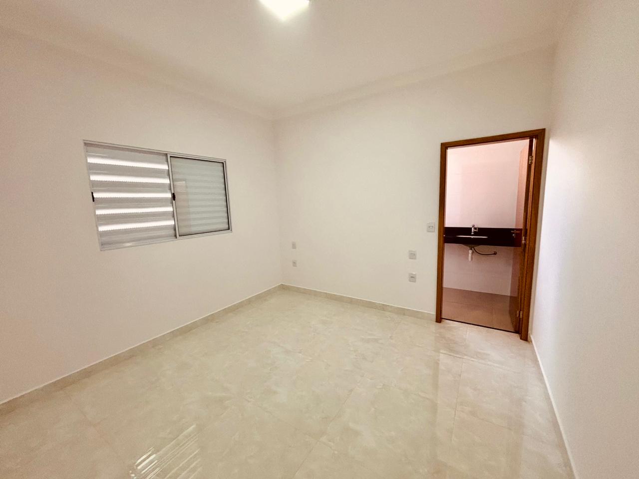 VENDE: CASA 03 DORMITÓRIOS SENDO 01 SUÍTE - AMPLO TERRENO DE 429M² - JARDIM MARIA IMACULADA II - BRODOWSKI