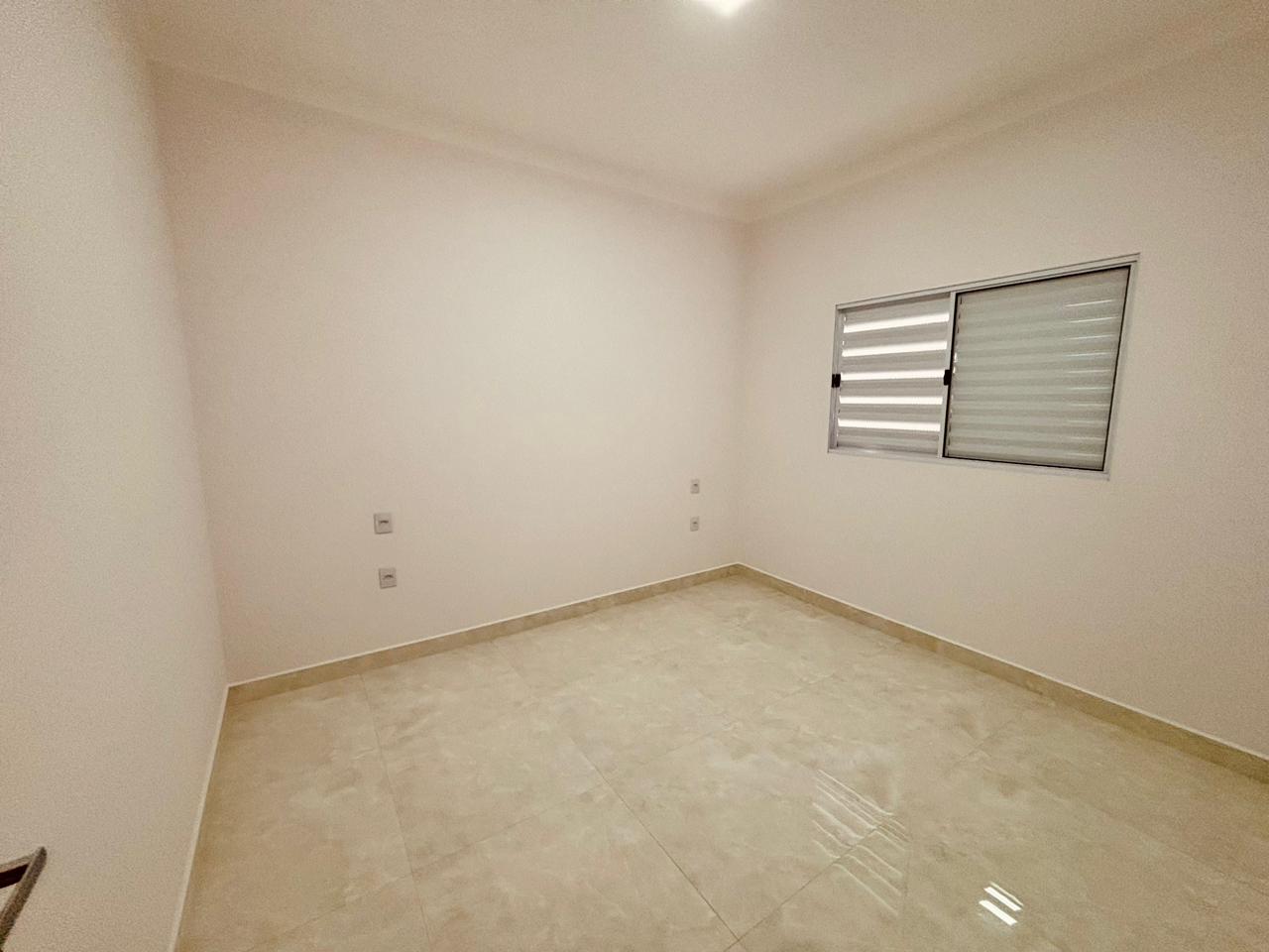 VENDE: CASA 03 DORMITÓRIOS SENDO 01 SUÍTE - AMPLO TERRENO DE 429M² - JARDIM MARIA IMACULADA II - BRODOWSKI
