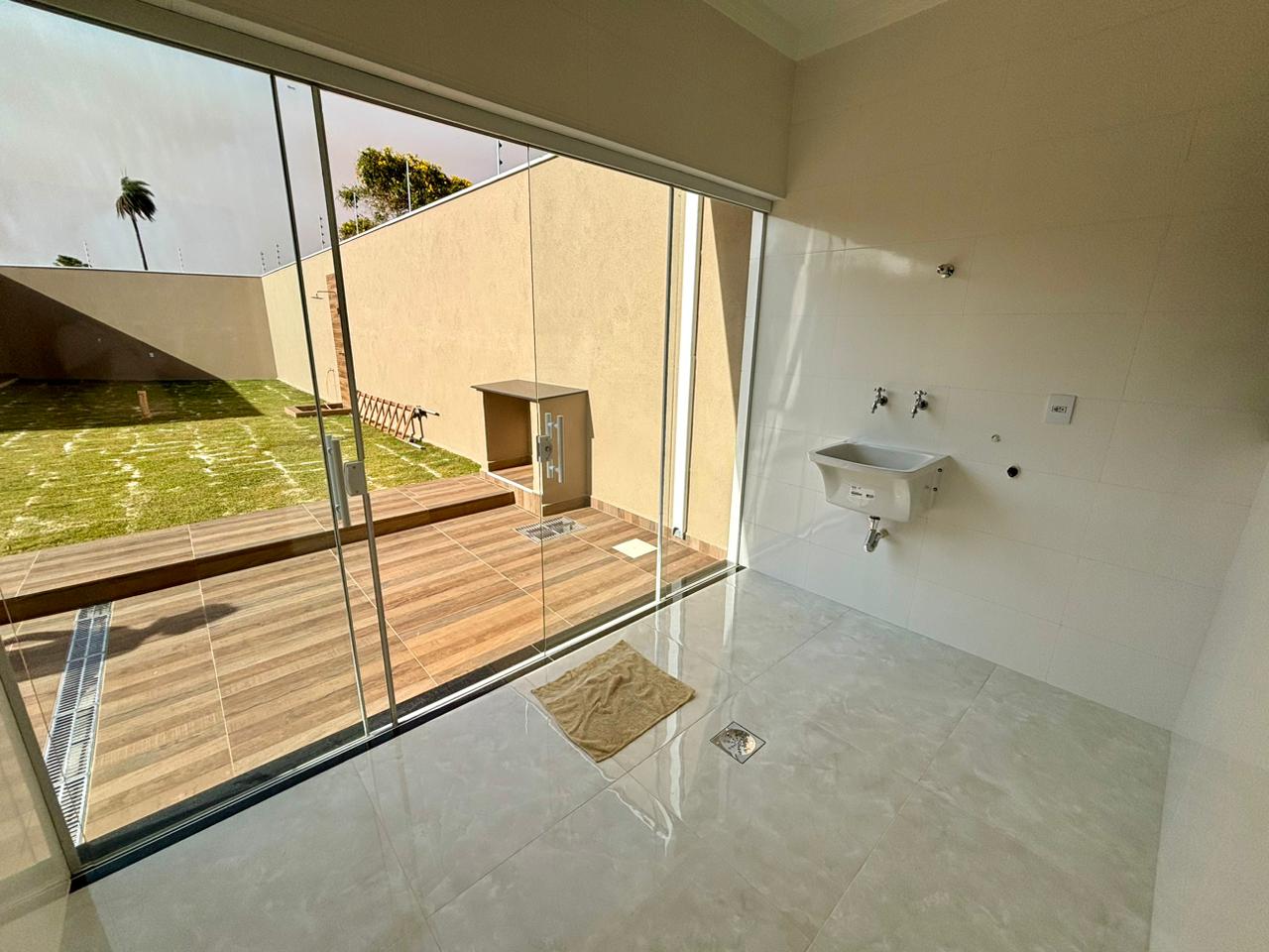 VENDE: CASA 03 DORMITÓRIOS SENDO 01 SUÍTE - AMPLO TERRENO DE 429M² - JARDIM MARIA IMACULADA II - BRODOWSKI