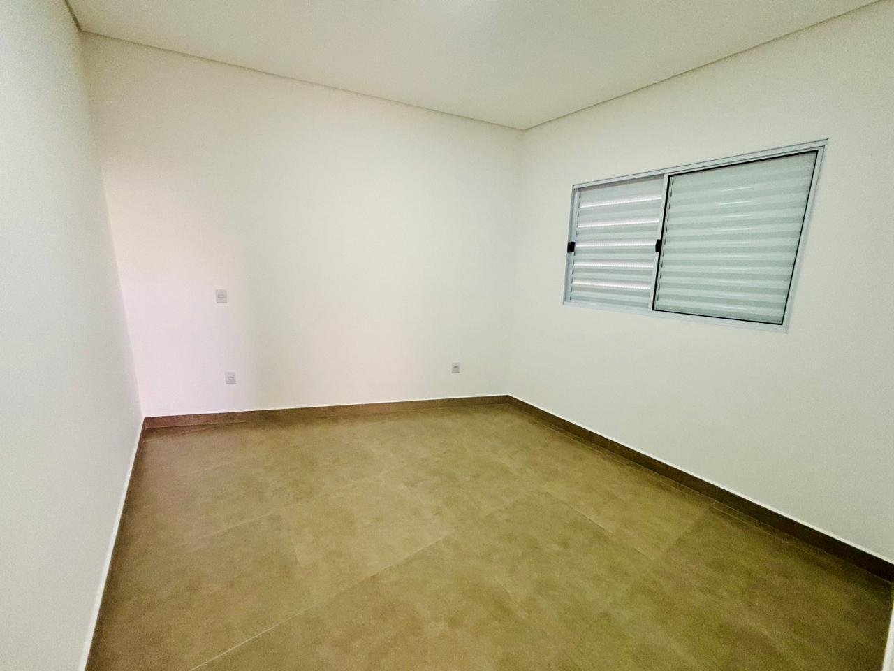 VENDE: CASA 03 DORMITÓRIOS SENDO 01 SUÍTE - AMPLO TERRENO DE 429M² - JARDIM MARIA IMACULADA II - BRODOWSKI
