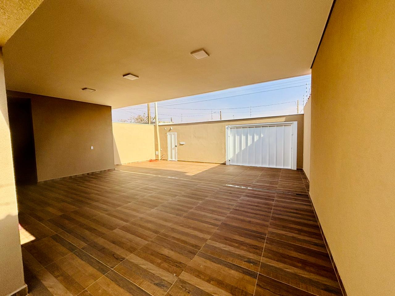 VENDE: CASA 03 DORMITÓRIOS SENDO 01 SUÍTE - AMPLO TERRENO DE 429M² - JARDIM MARIA IMACULADA II - BRODOWSKI