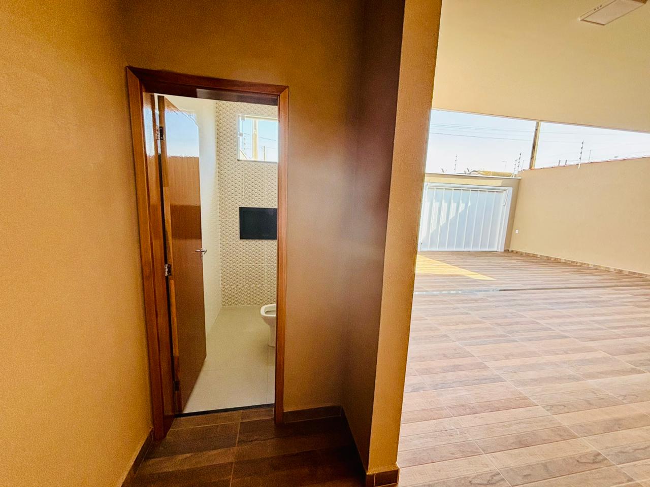VENDE: CASA 03 DORMITÓRIOS SENDO 01 SUÍTE - AMPLO TERRENO DE 429M² - JARDIM MARIA IMACULADA II - BRODOWSKI