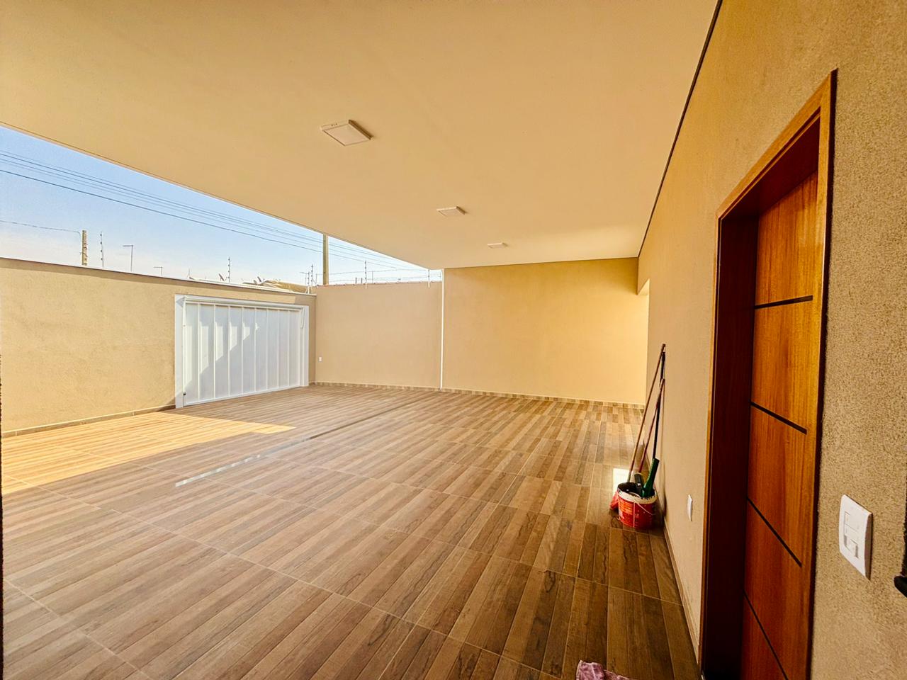 VENDE: CASA 03 DORMITÓRIOS SENDO 01 SUÍTE - AMPLO TERRENO DE 429M² - JARDIM MARIA IMACULADA II - BRODOWSKI