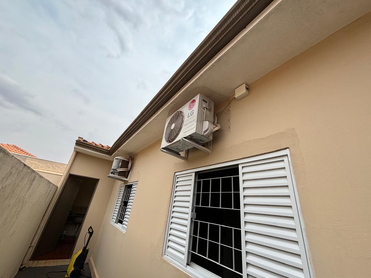 VENDE: CASA 03 DORMITÓRIOS - COHAB I - BRODOWSKI-SP.