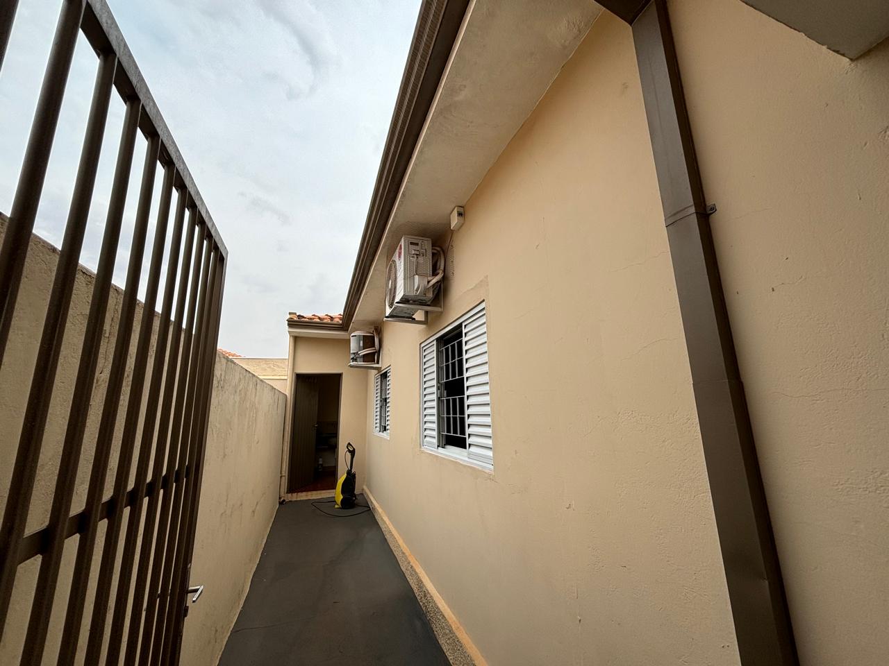 VENDE: CASA 03 DORMITÓRIOS - COHAB I - BRODOWSKI-SP.