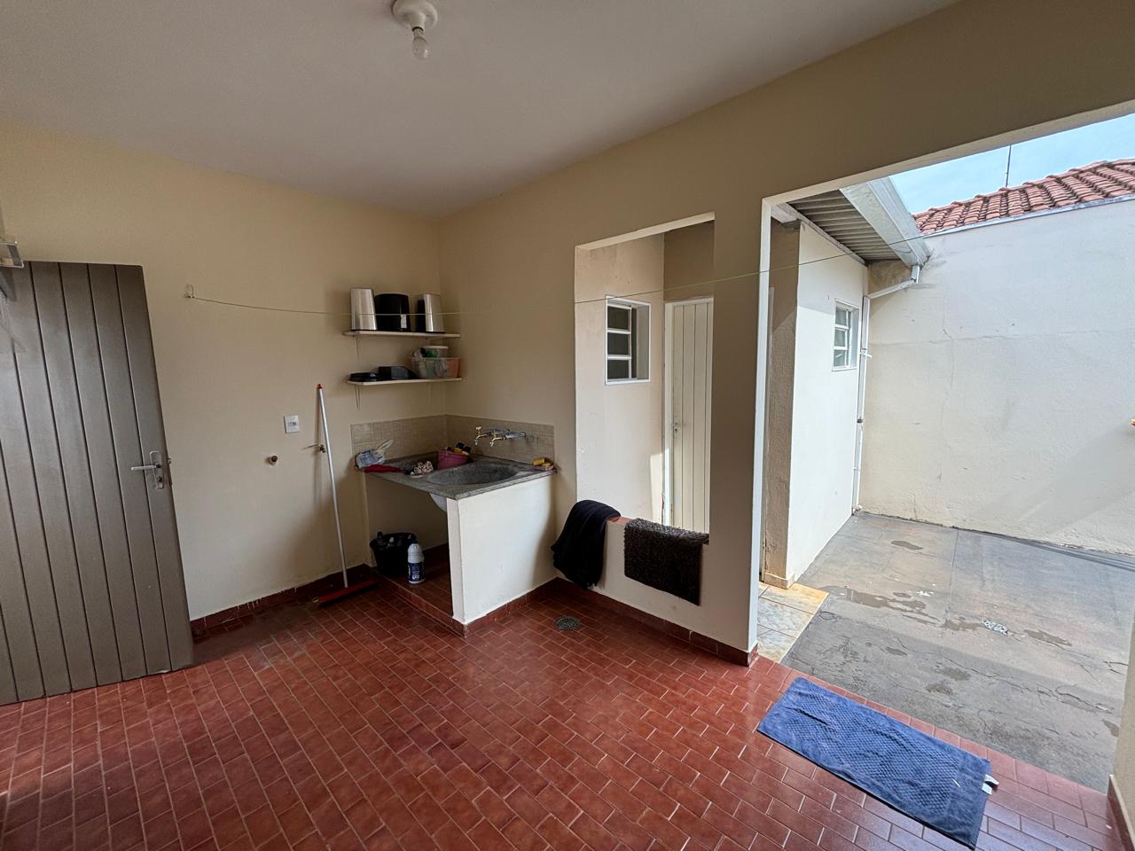 VENDE: CASA 03 DORMITÓRIOS - COHAB I - BRODOWSKI-SP.