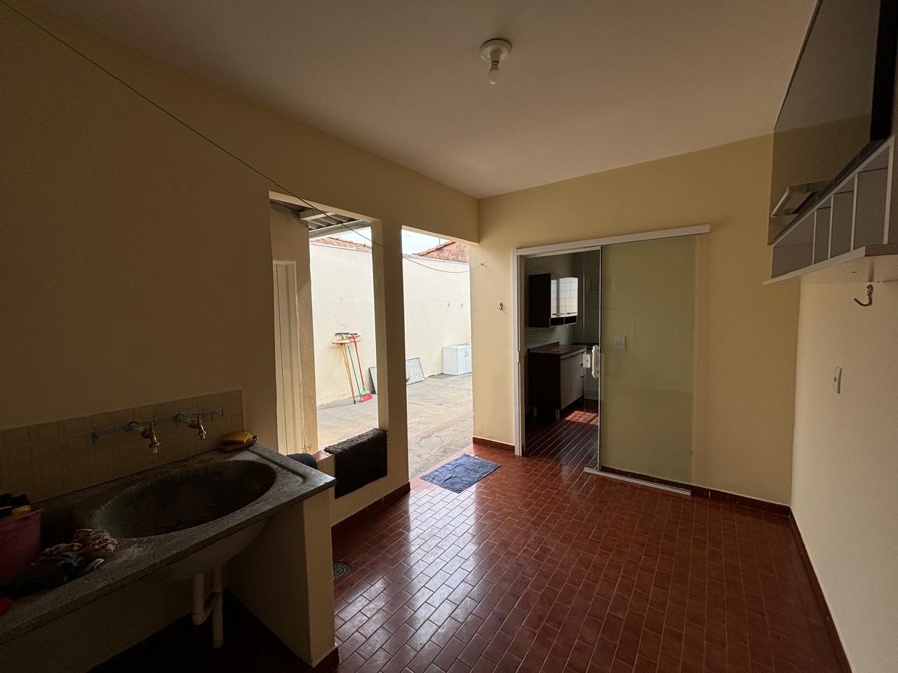 VENDE: CASA 03 DORMITÓRIOS - COHAB I - BRODOWSKI-SP.
