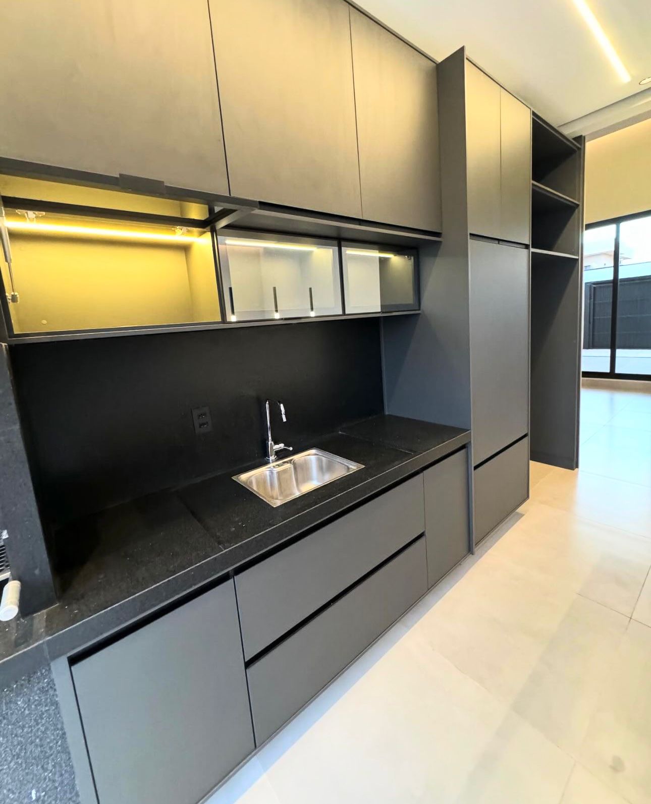 VENDE: CASA COM PISCINA - JARDIM DAS OLIVEIRAS - BRODOWSKI-SP