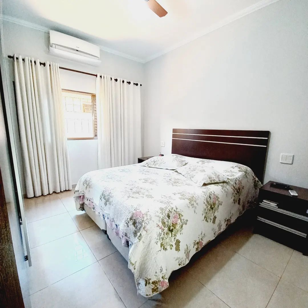 VENDE - CASA 03 DORMITÓRIOS - SUÍTE - JARDIM MARIA IMACULADA II - BRODOWSKI-SP.