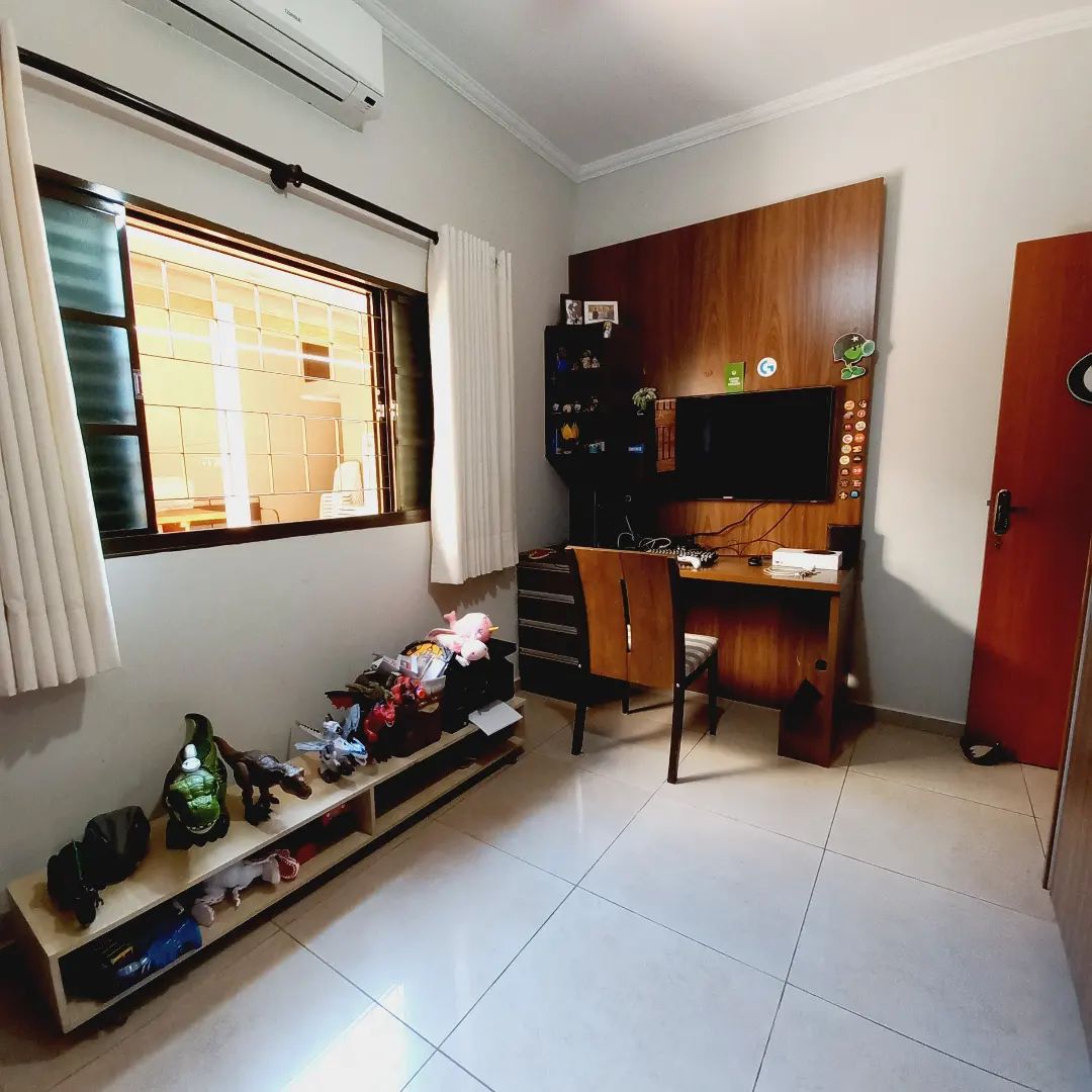 VENDE - CASA 03 DORMITÓRIOS - SUÍTE - JARDIM MARIA IMACULADA II - BRODOWSKI-SP.