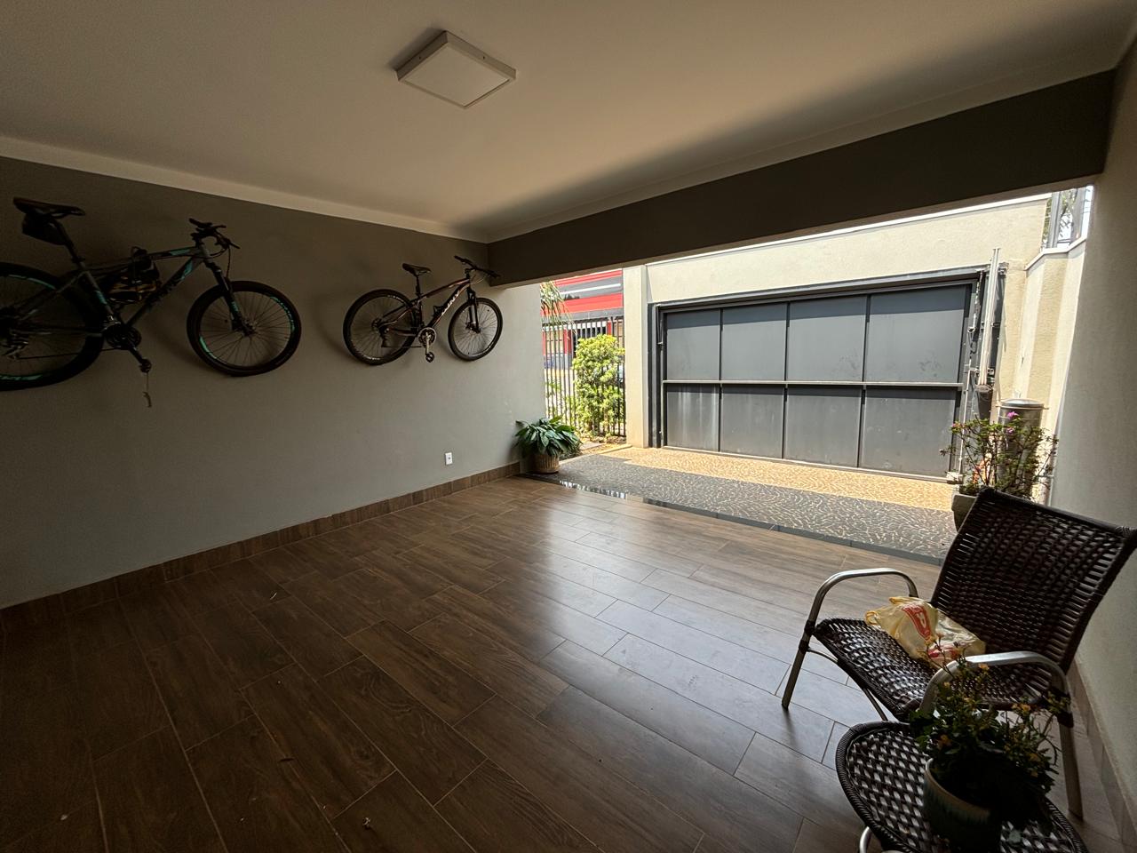 VENDE. RESIDENCIA DE ALTO PADRÃO COM 03 DORMITÓRIOS - CENTRO - BRODOWSKI-SP 