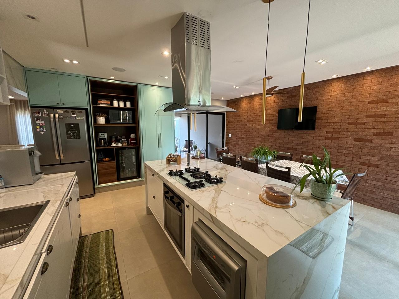 VENDE. RESIDENCIA DE ALTO PADRÃO COM 03 DORMITÓRIOS - CENTRO - BRODOWSKI-SP 