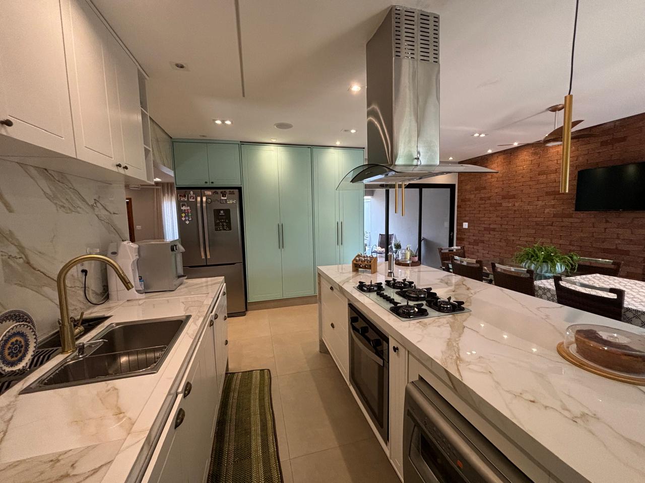 VENDE. RESIDENCIA DE ALTO PADRÃO COM 03 DORMITÓRIOS - CENTRO - BRODOWSKI-SP 