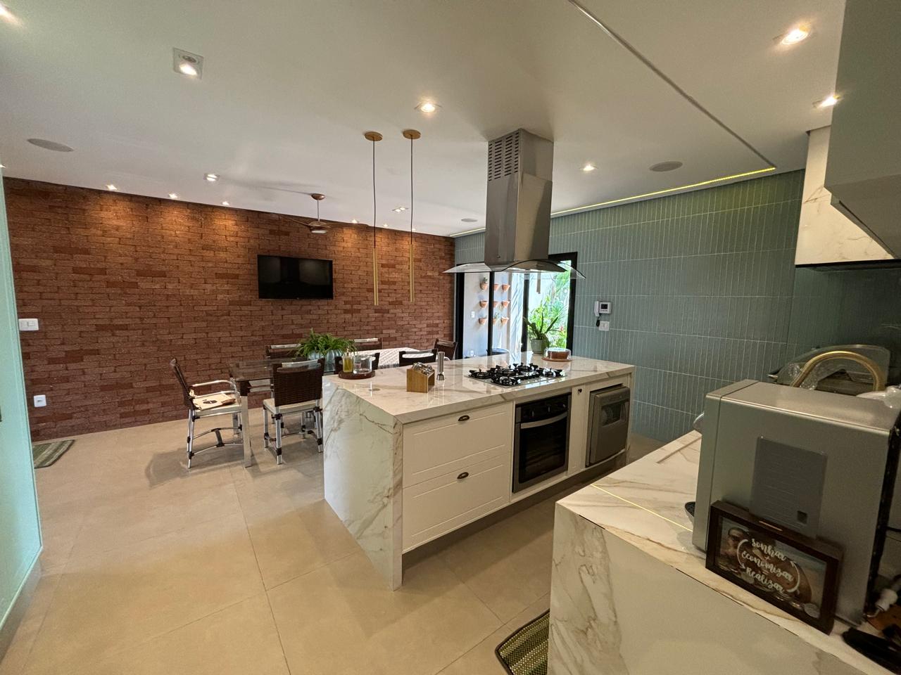 VENDE. RESIDENCIA DE ALTO PADRÃO COM 03 DORMITÓRIOS - CENTRO - BRODOWSKI-SP 