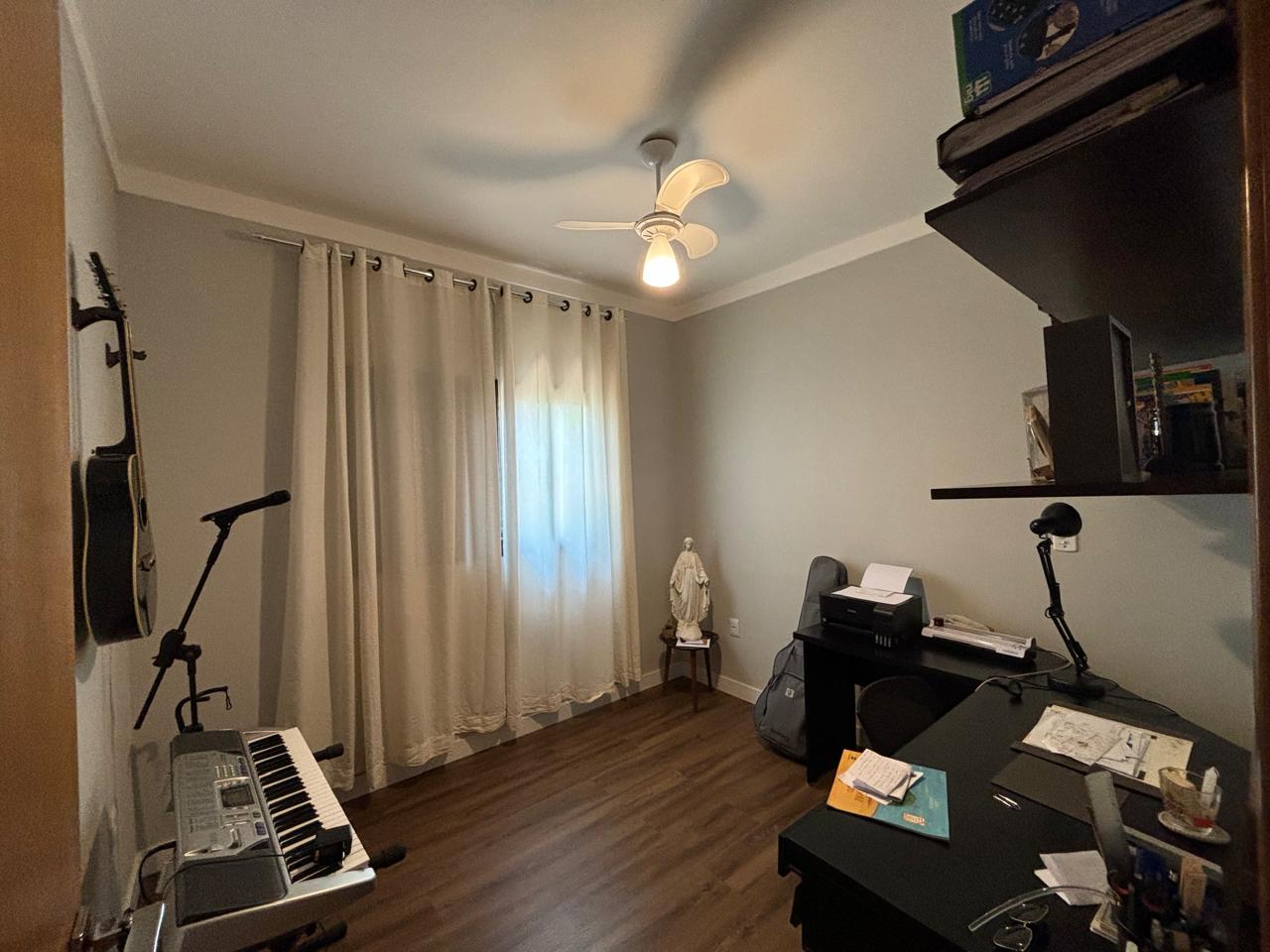 VENDE. RESIDENCIA DE ALTO PADRÃO COM 03 DORMITÓRIOS - CENTRO - BRODOWSKI-SP 
