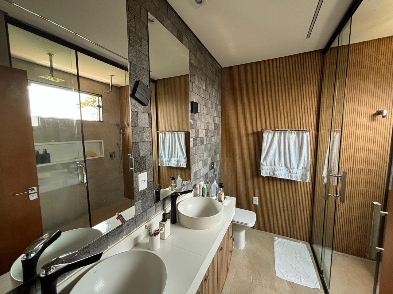VENDE. RESIDENCIA DE ALTO PADRÃO COM 03 DORMITÓRIOS - CENTRO - BRODOWSKI-SP 