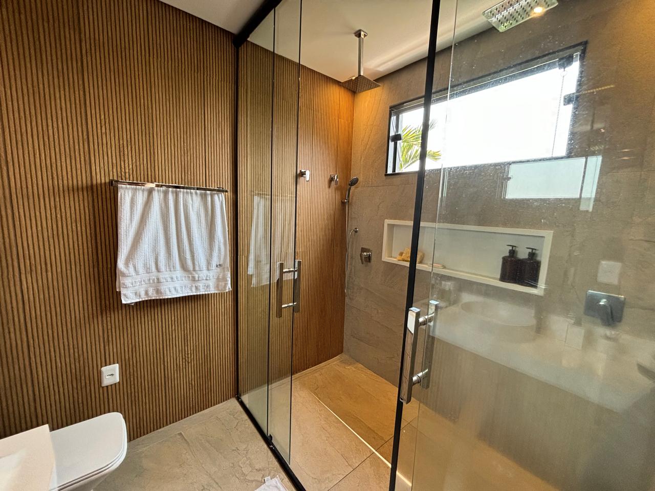 VENDE. RESIDENCIA DE ALTO PADRÃO COM 03 DORMITÓRIOS - CENTRO - BRODOWSKI-SP 