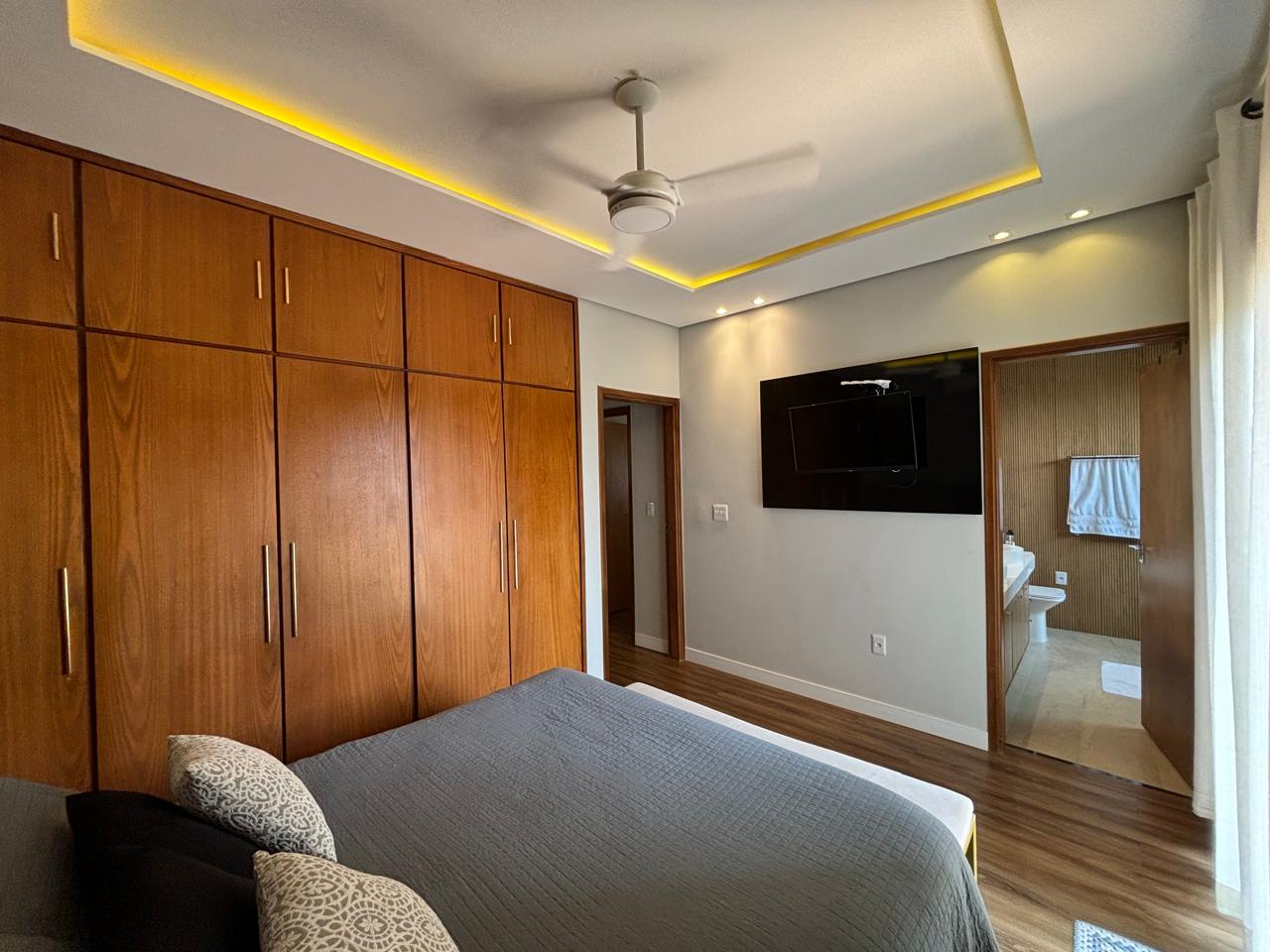 VENDE. RESIDENCIA DE ALTO PADRÃO COM 03 DORMITÓRIOS - CENTRO - BRODOWSKI-SP 